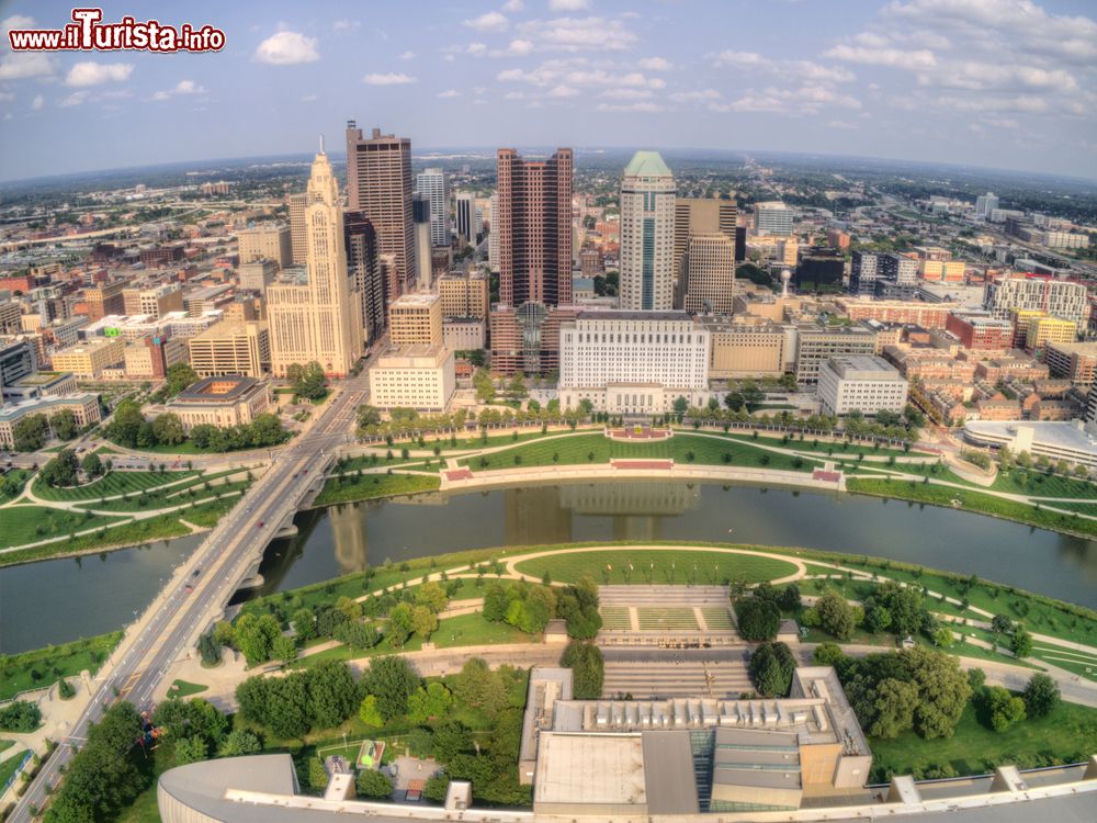 Immagine Columbus, capitale dell'Ohio, fotografata dall'alto. Deve il suo nome al grande navigatore Cristoforo Colombo.