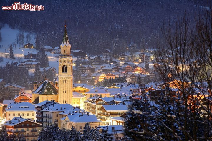 Immagine Cortina d'Ampezzo d'inverno durante il periodo dell'Avvento - Foto Bandion.it