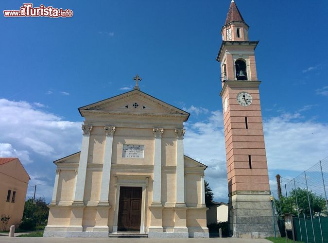 Immagine La  chiesa parrocchiale di Cresole di Caldogno (Vicenza) - © Dan1gia2 - CC BY-SA 4.0 - wikipedia.org