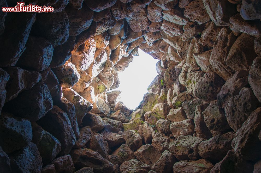 Immagine Dentro al Nuraghe Arrubiu di Orroli in Sardegna