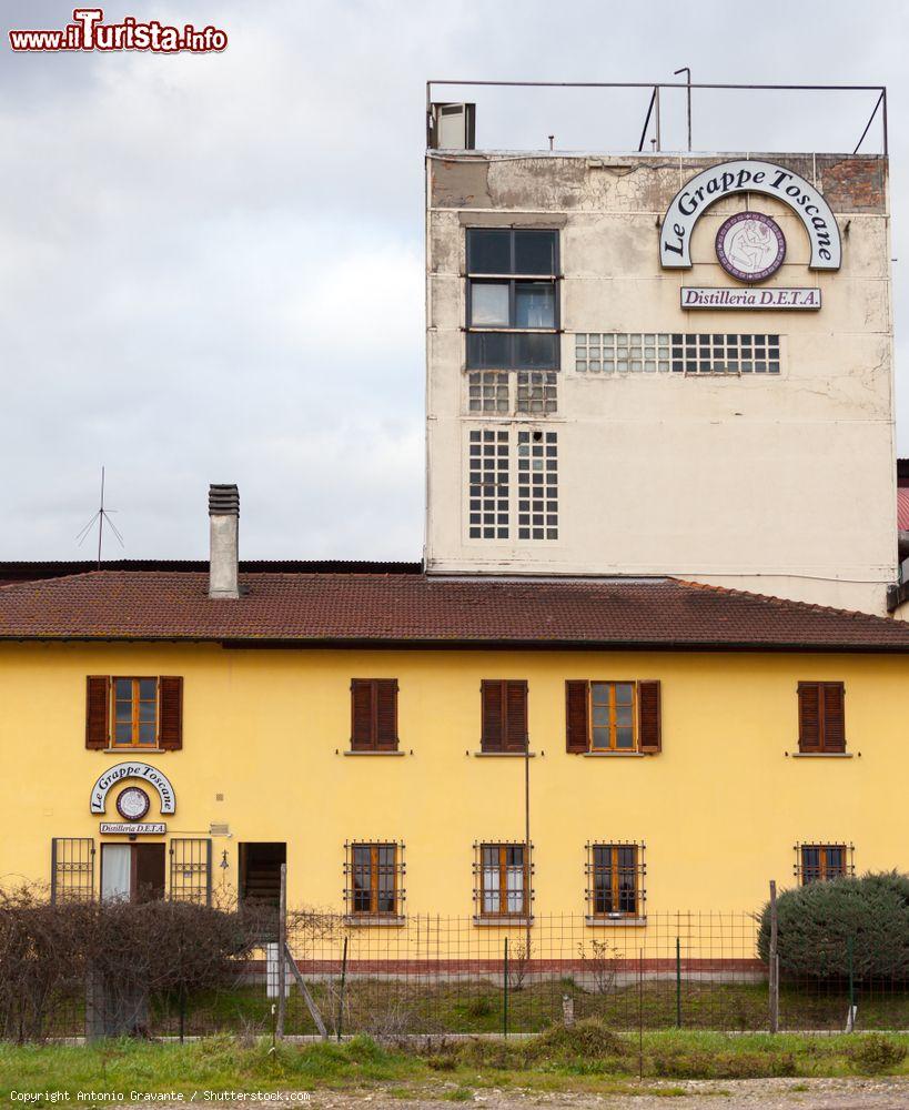 Immagine Distilleria Deta a Barberino Val d'Elsa, Firenze, Toscana. Dal 1926 produce grappe e alcolici - © Antonio Gravante / Shutterstock.com