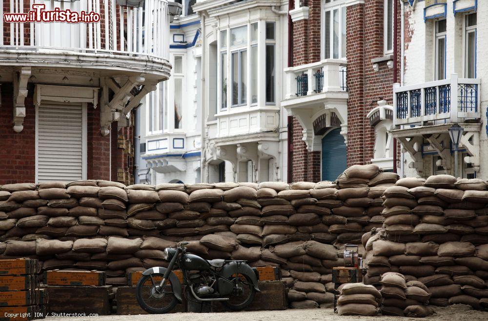 Immagine Dunkerque (Francia): una foto scattata sul set durante le riprese del film "Dunkirk" di Cristopher Nolan, girato nel 2016 - foto © IDN / Shutterstock.com