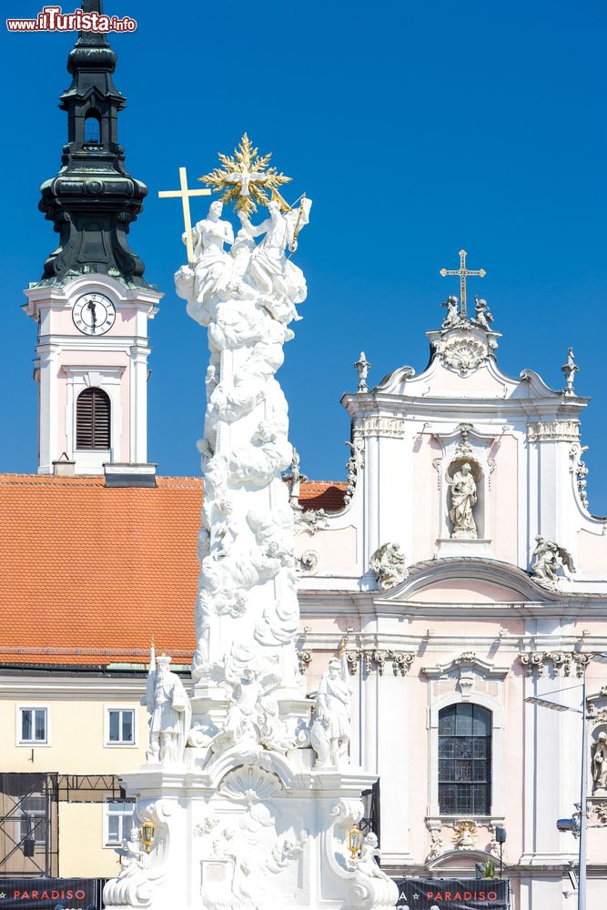 Immagine Edifici affacciati sulla Piazza del Municipio a Sankt Polten, Austria.