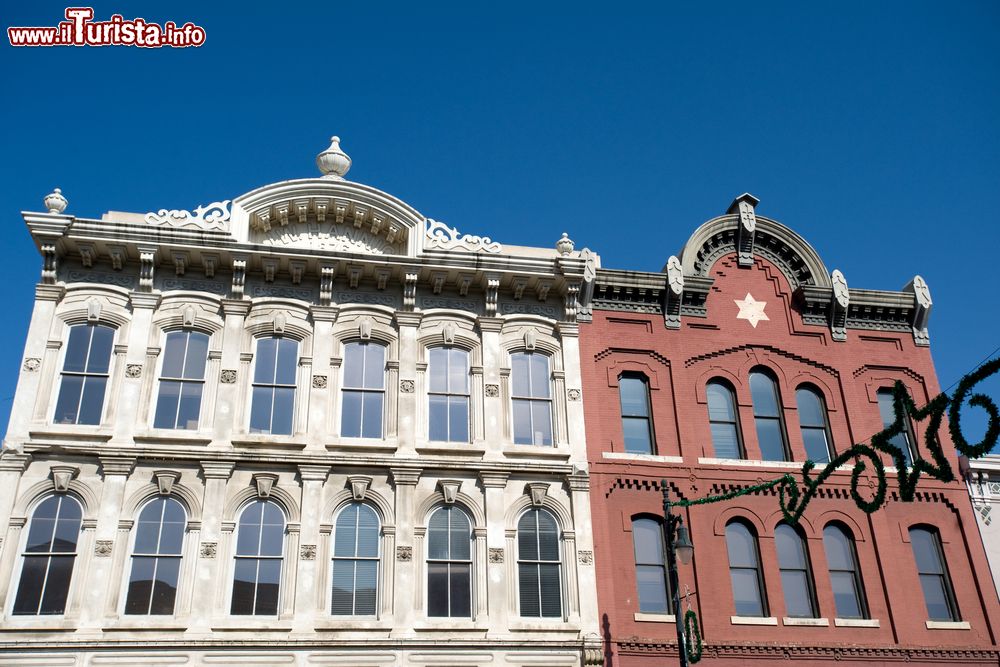 Immagine Edifici del XIX° secolo sulla famosa 6th Street di Austin, Texas.