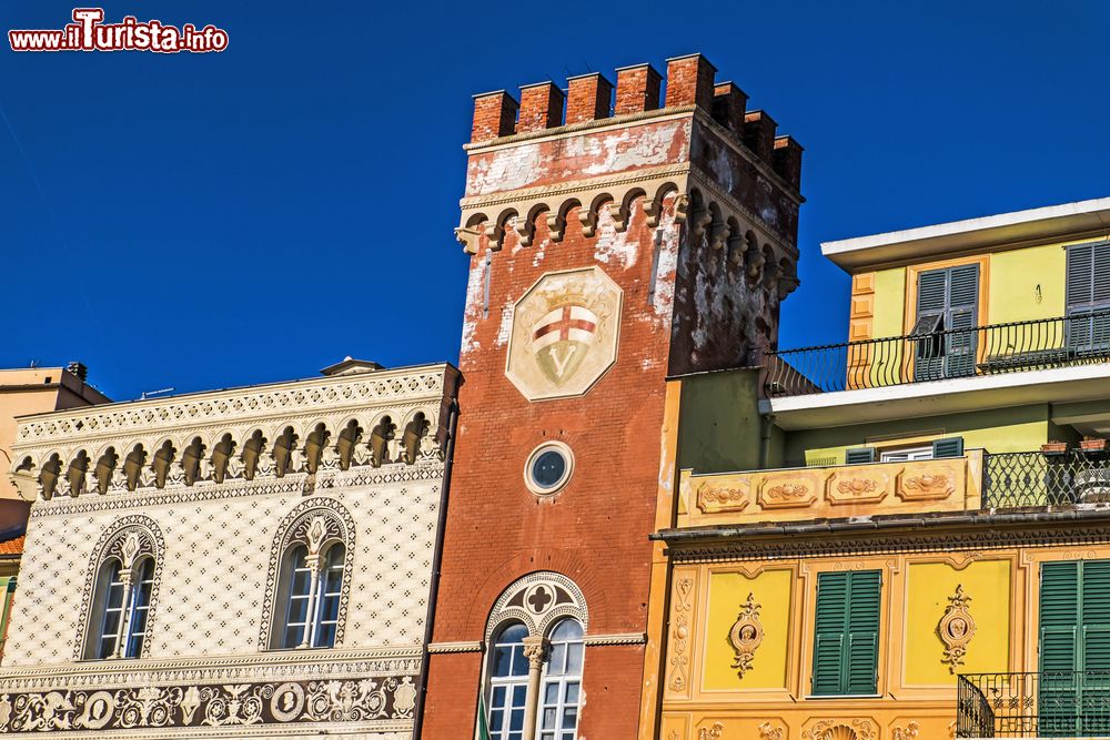 Immagine Edifici storici nel centro medievale della città di Varazze in Liguria.