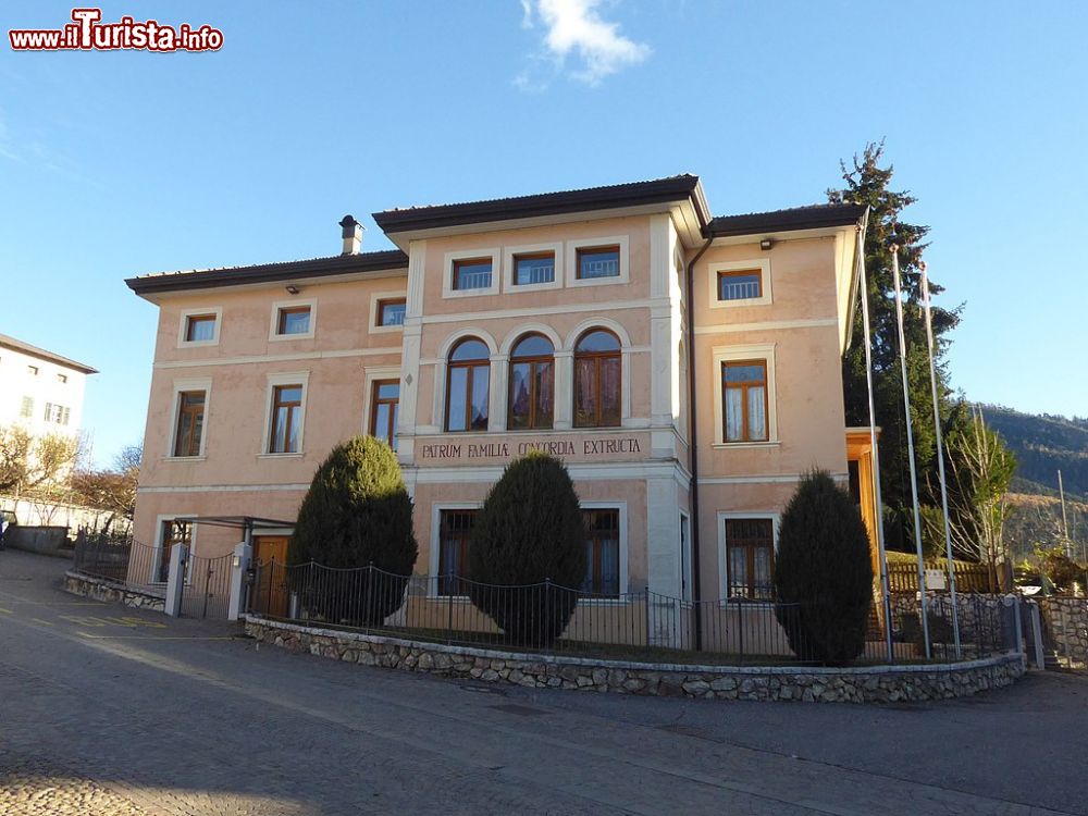 Immagine Edificio nel centro storico di Livo in Trentino - © Syrio, CC BY-SA 4.0, Wikipedia