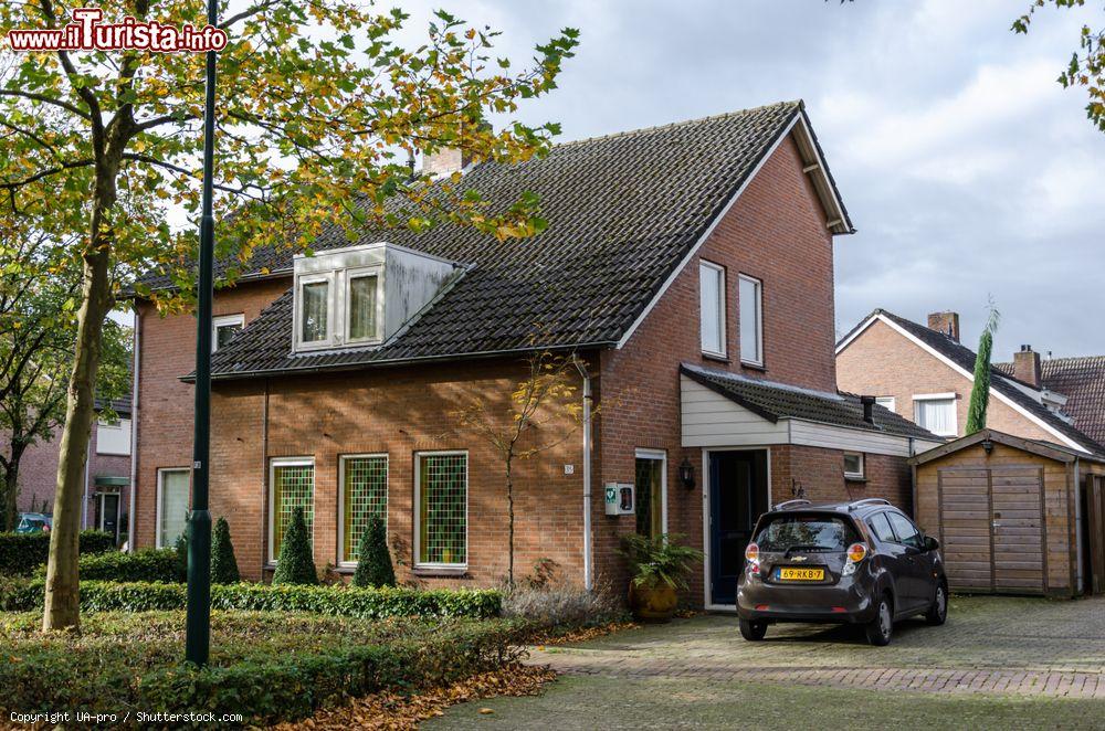 Immagine Edificio residenziale in una strada della città di Tilburg, Olanda - © UA-pro / Shutterstock.com