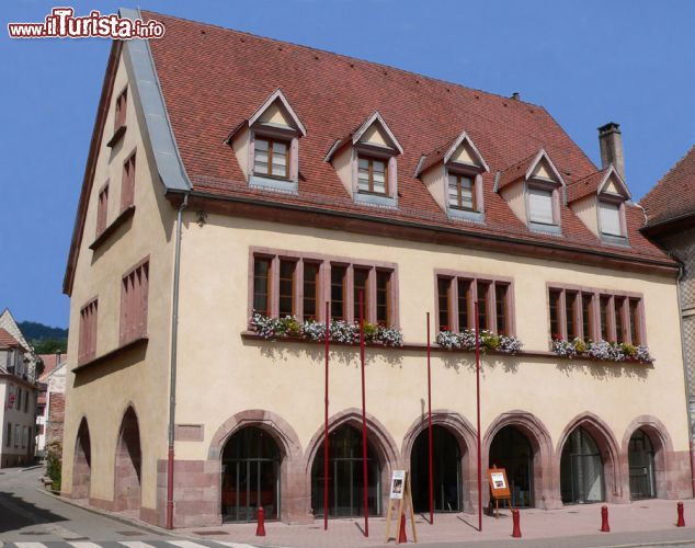 Immagine La Laub, edificio storico nel cuore di Munster, il borgo della Francia orientale - © Wernain S. -  CC BY-SA 3.0 - Wikimedia Commons.