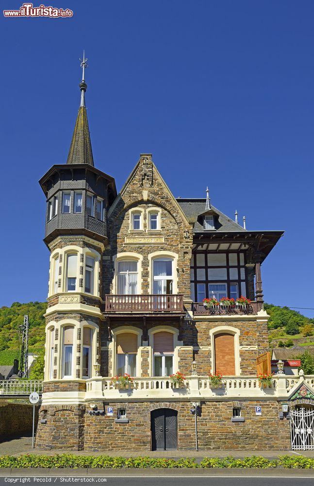 Immagine Un edificio storico nel villaggio di Karden, sulle sponde del fiume Mosella, nei pressi di Coichem (Germania) - foto © Pecold / Shutterstock.com