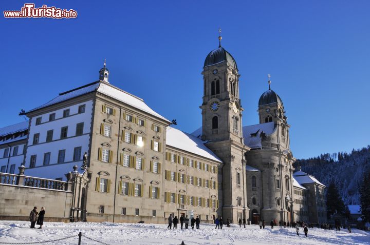 Immagine Il Santuario Mariano di Einsiedeln, una meta importante di pellegrinaggio della Svizzera - © Alexander Chaikin / Shutterstock.com