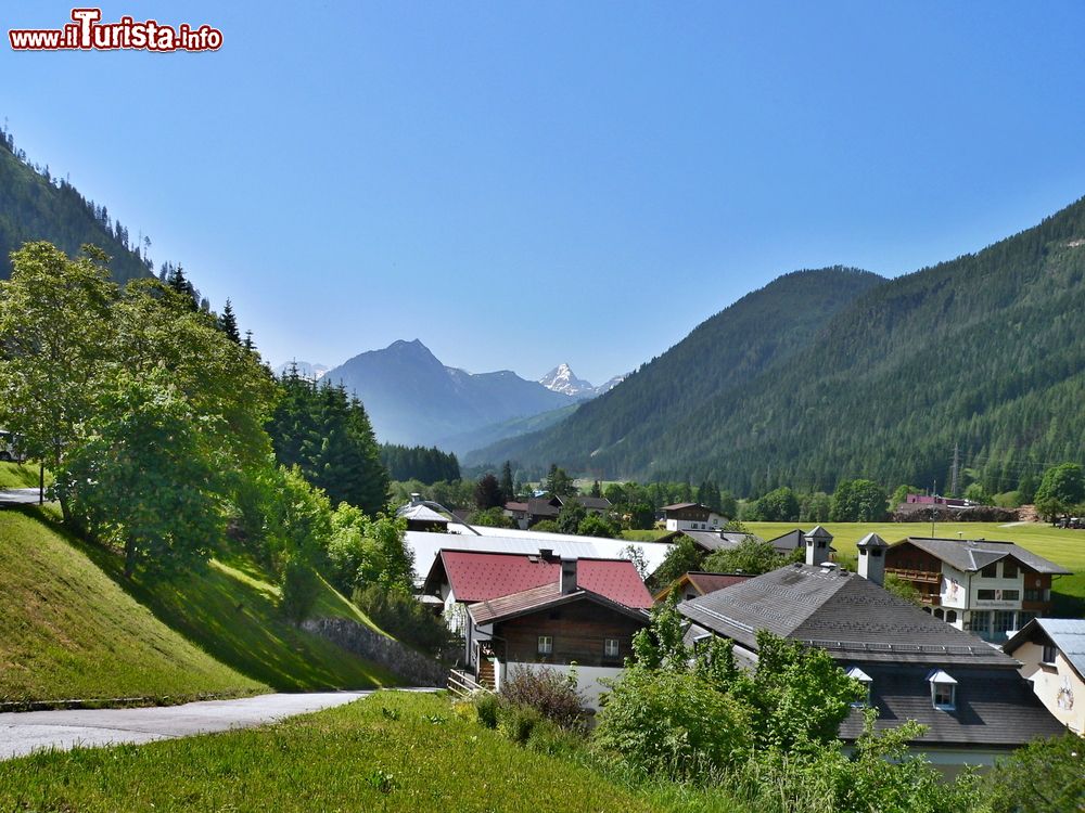 Immagine Estate nel villaggio di Flachau, Alpi austriache (land Salisburghese).