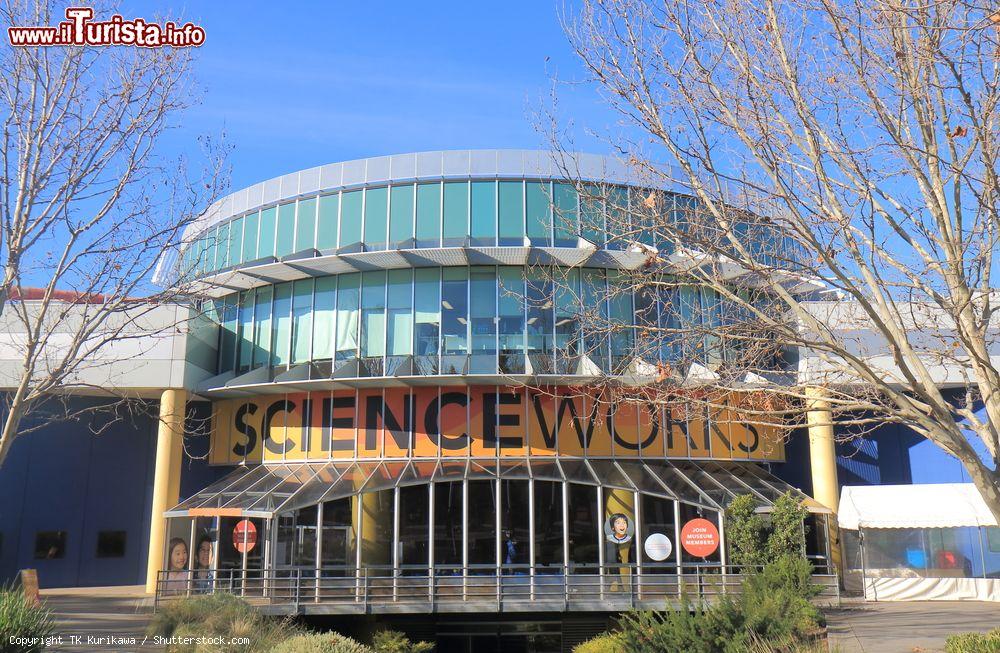 Immagine Facciata del Scienceworks Museum di Melbourne, Australia. Situato nel sobborgo di Spotswood, questo museo espone collezioni scientifiche e culturali dello stato di Victoria - © TK Kurikawa / Shutterstock.com