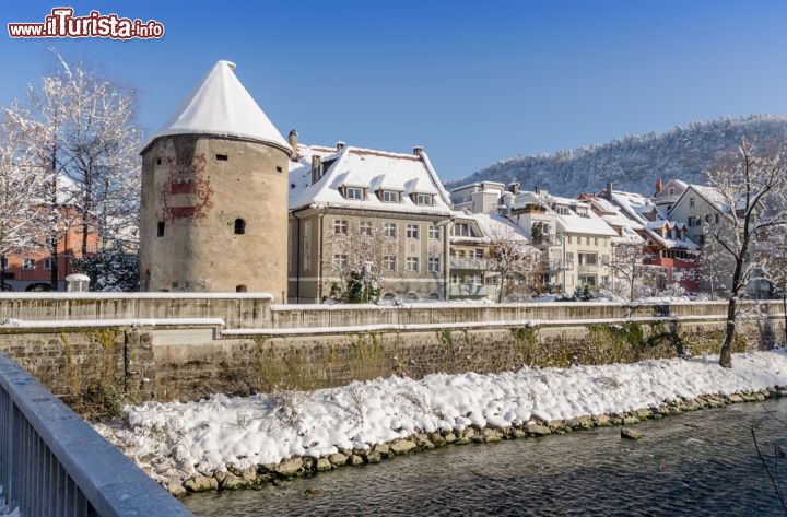 Immagine Inverno a Feldkirch in Austria: la città ammantata di bianco dopo una nevicata - © lenisecalleja.photography / Shutterstock.com