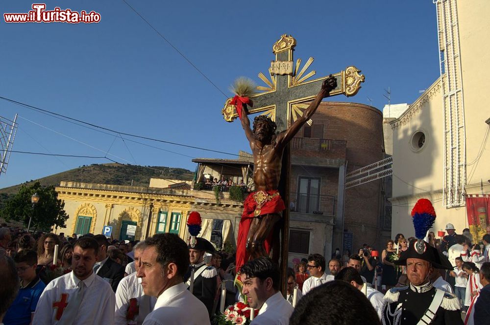 Immagine La Festa del SS. Crocifisso di Lascari, Sicilia: si svolge la prima domenica di luglio. - © Ccaruso7 - CC BY-SA 4.0, Wikipedia