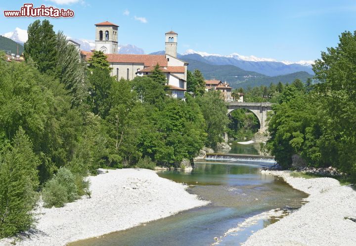 Immagine Fiume Natisone e borgo di Cividale del Friuli - © Pecold  / Shutterstock.com