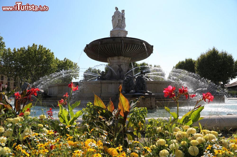 Immagine La Fontana della Rotonda (Fontaine de la Rotonde), uno dei simboli di Aix-en-Provence (Francia) - foto © Sophie Spiteri