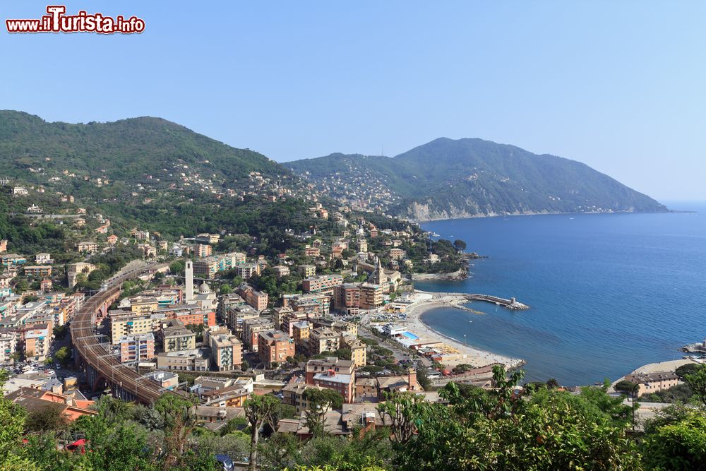 Immagine Fotografia aerea di Recco, Genova, Liguria. Le origini di questo borgo sono molto antiche e la sua fondazione si deve ai romani.