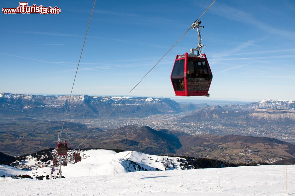 Immagine Funivia per le piste di Chamrousse, Grenoble, Francia.