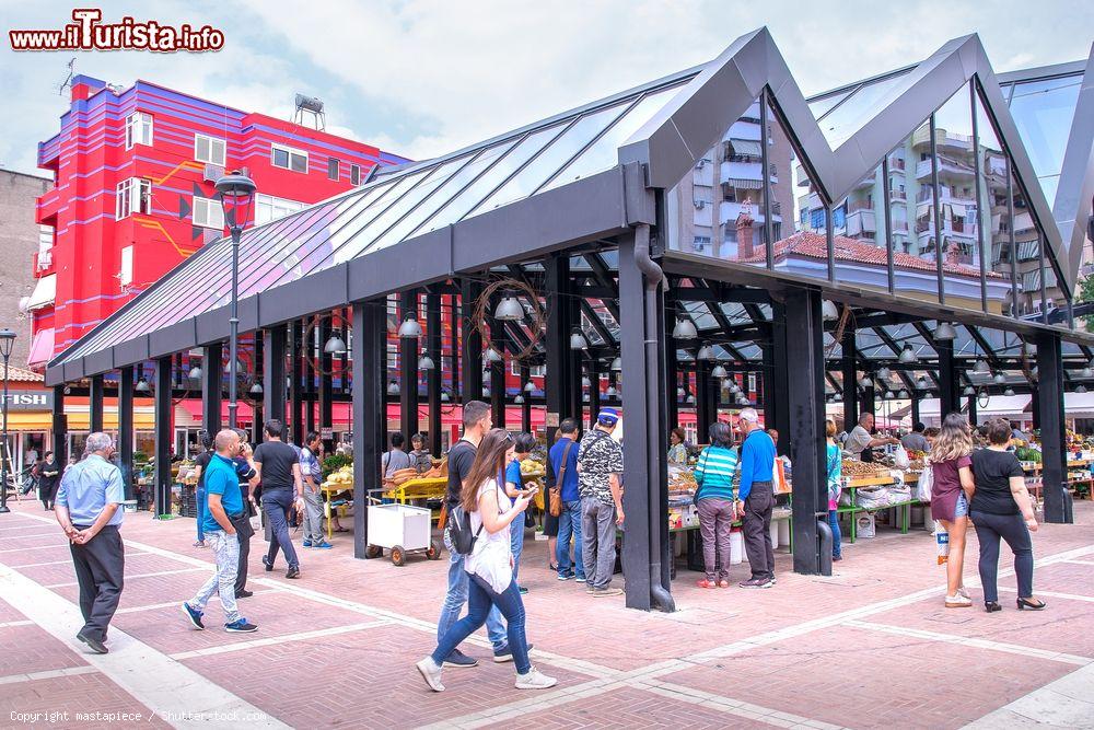 Gente Al Nuovo Mercato Pazari I Ri A Tirana Foto Tirana