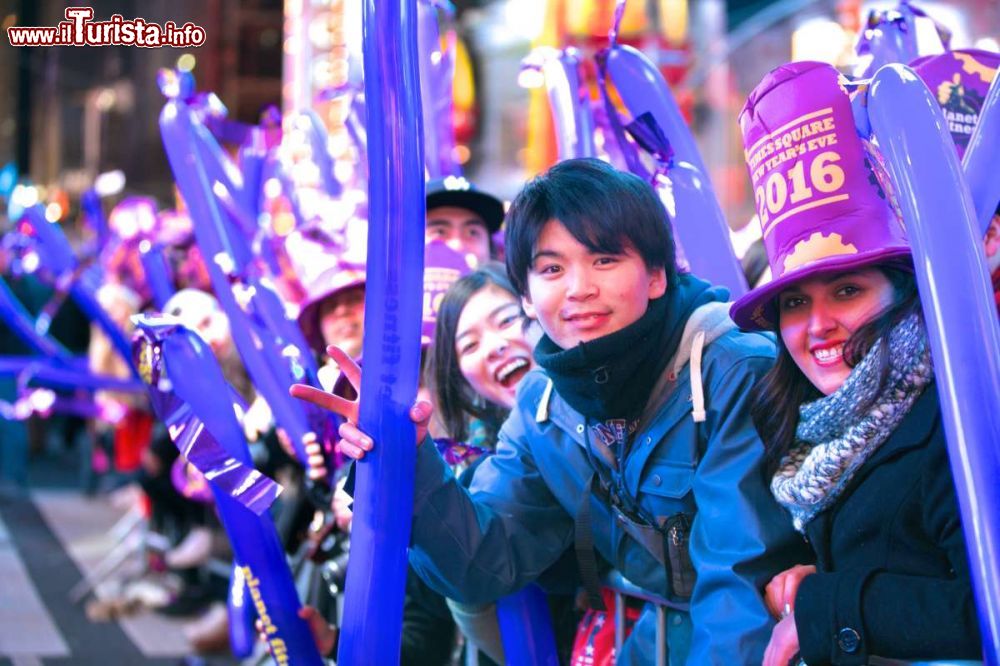 Immagine La gente giunge a New York da tutto il mondo per festeggiare il Capodanno a Times Square - foto © Amy Hart / NYC & Company