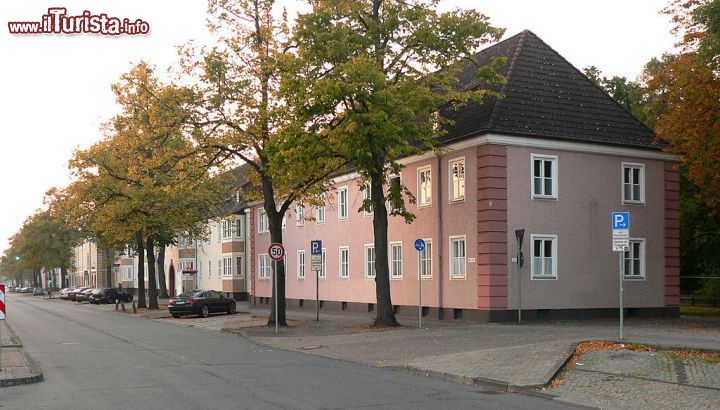 Immagine Goethestrasse una via del quartiere residenziale di Wolfsburg 