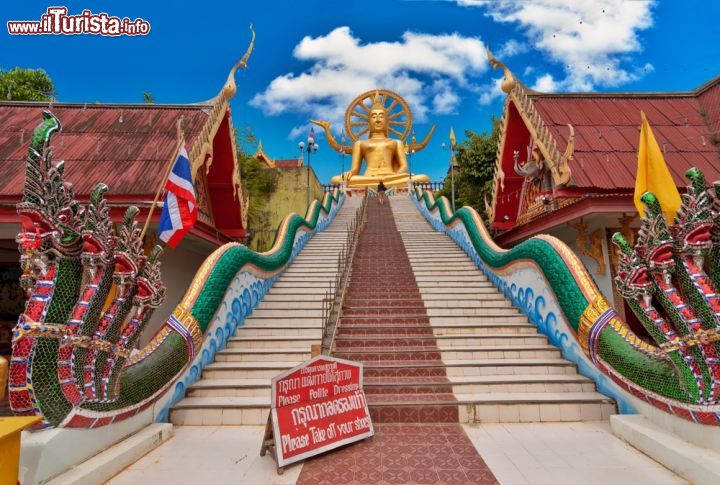 Immagine Grande statua di Buddha al Wat Phra Yai Temple, Koh Samui in Thailandia - © Vitaly Titov / Shutterstock.com