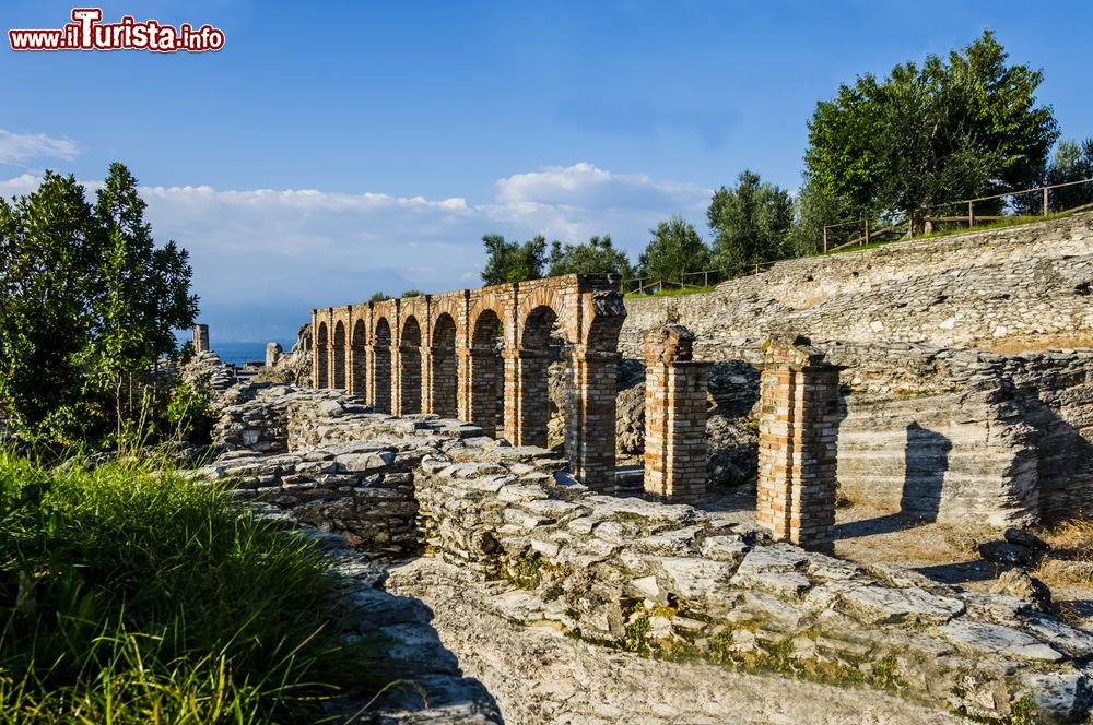 Immagine Grotte di Catullo, Sirmione: rovine della villa romana, Lago di Garda (Lombardia).