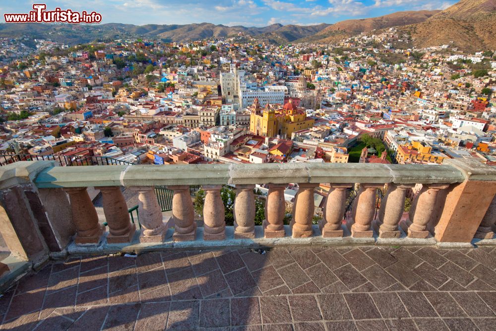 Immagine Guanajuato, una bella veduta panoramica sui tetti della città messicana.