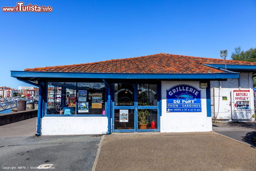 Immagine L'Harbor Grill Restaurant nella cittadina di Saint-Jean-de-Luz, Francia - © AWP76 / Shutterstock.com