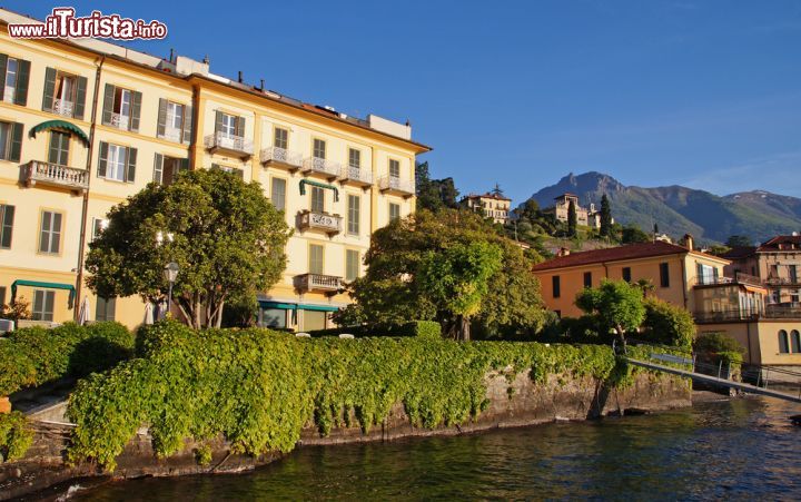 Immagine Hotel a Menaggio sul lago di Como, Lombardia. Un antico edificio affacciato sulle sponde del Lario accoglie questo hotel da cui si gode un impareggiabile panorama sul lago e i dintorni - © Alan Kraft / Shutterstock.com