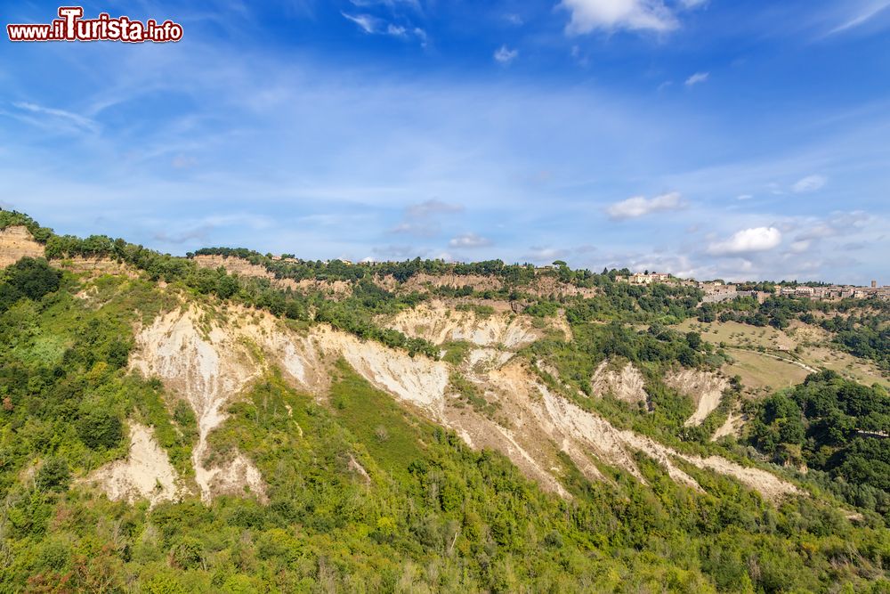 Immagine I calanchi di Lubriano nel Lazio. La località si trova vicino alla celebre Civita di Bagnoregio, non distante dal Lago di Bolsena