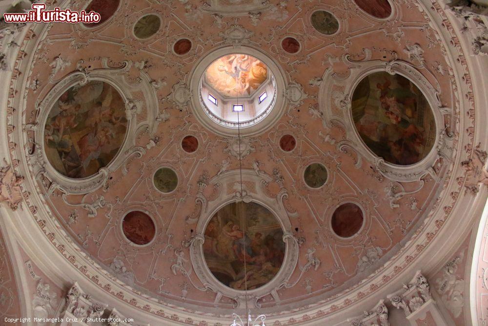 Immagine I dipinti della cupola nella cattedrale di Augusta, Germania - © Mariangela Cruz / Shutterstock.com