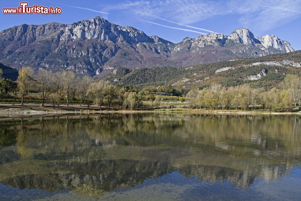 Immagine I monti della Paganella e il lago di Terlago in Trentino