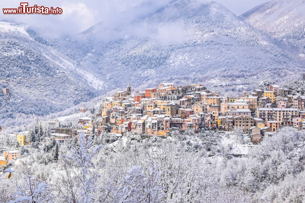 Immagine I paesaggi incantati dei Monti Ruffi in inverno e Gerano, piccolo borgo laziale.