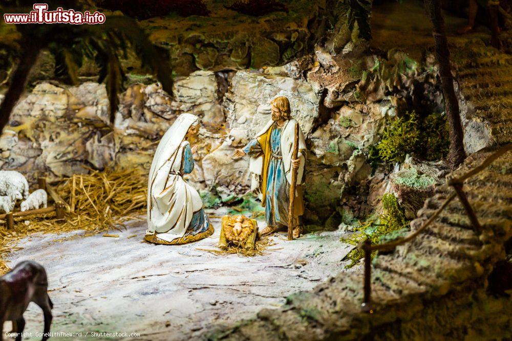 Immagine I presepi artistici di Imola: scene della Natività al Convento dell'Osservanza - © GoneWithTheWind / Shutterstock.com