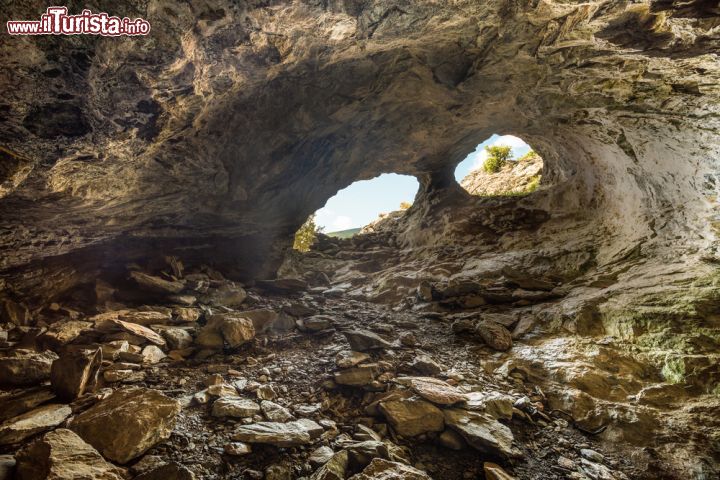 Immagine I resti della storica minera di magnetite di Farinole in Corsica: qui nel 15° secolo si estraeva il minerale del ferro, ma l'attività mineraria è cessata definitivamente nel 1920