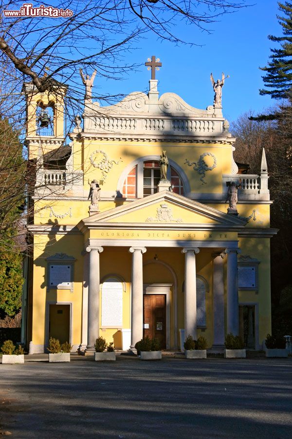 Immagine Il  Santuario Bocciola si trova ad Ameno in Piemonte - © Alessandro Vecchi - CC BY-SA 3.0, Wikipedia