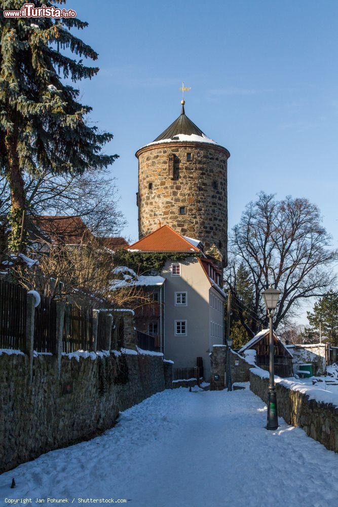 Immagine Il bastione Gerberbastei a Bautzen, Germania, fotografato in inverno dopo un'abbondante nevicata - © Jan Pohunek / Shutterstock.com