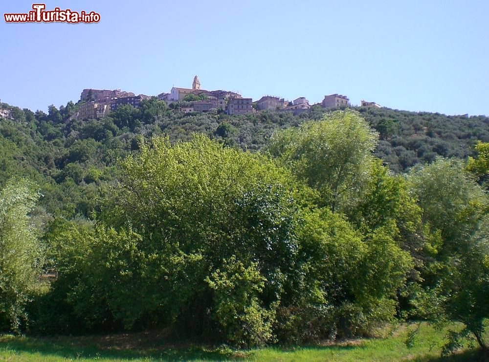 Immagine Il borgo di Aquara in Campania, penisola del Cilento, Salerno Di Geofix - Opera propria, CC BY-SA 3.0, Collegamento