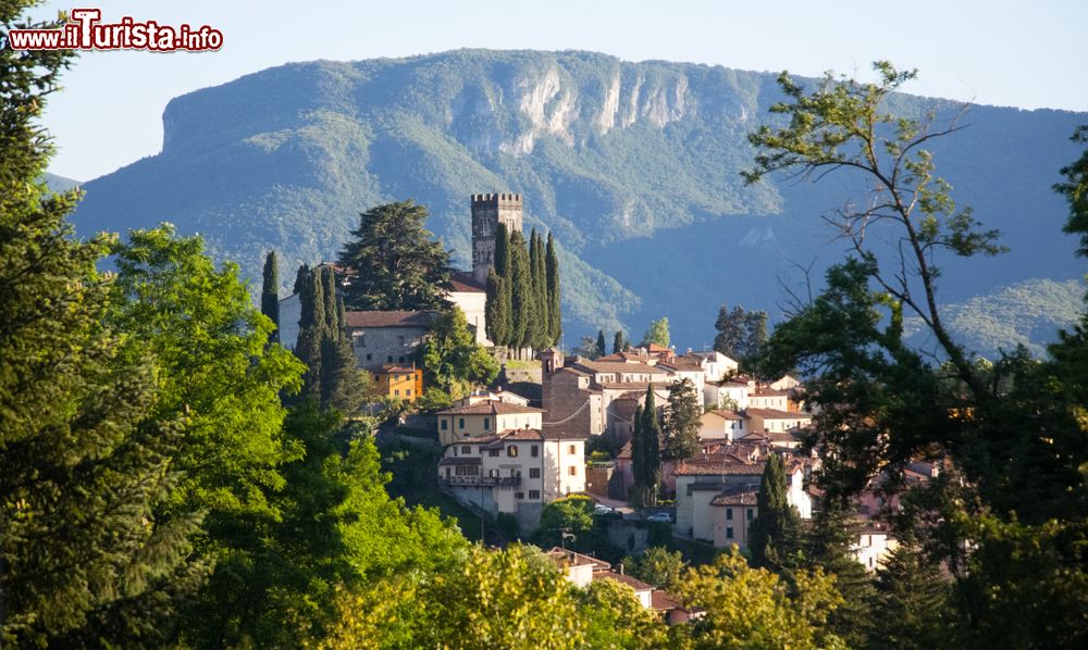 Immagine Il borgo di Barga in provincia di Lucca, uno dei migliori villaggi storici della Toscana