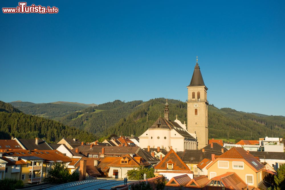 Immagine Il borgo di Judenburg fotografato in estate, in Austria.
