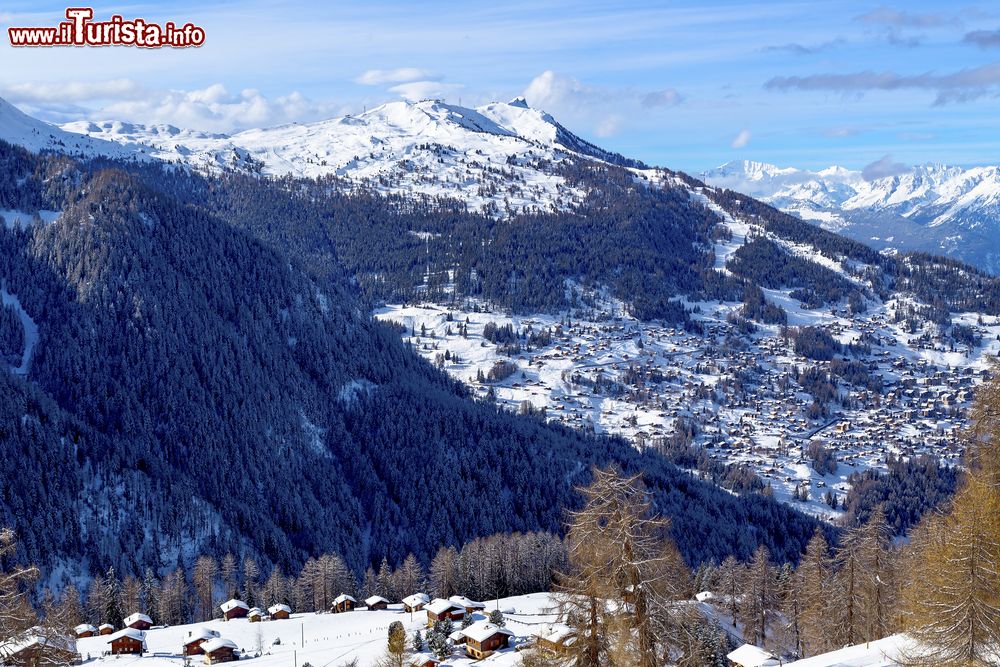 Immagine Il borgo di Tzoumaz nel comprensorio 4 Vallées di Nendaz, Alpi svizzere.