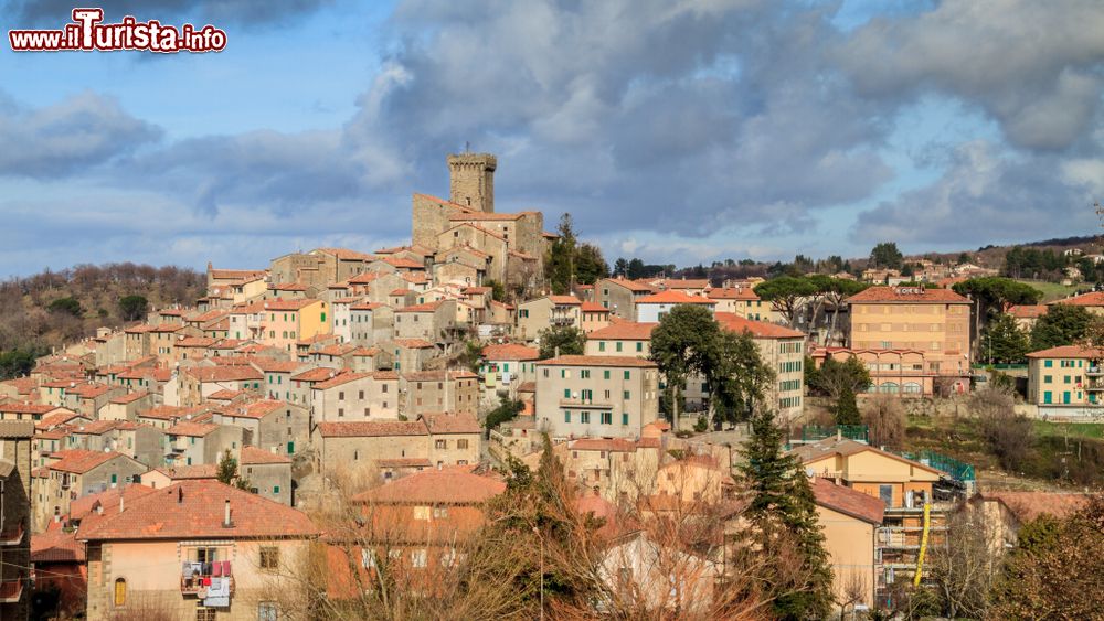Immagine il borgo medievale di Arcidosso: siamo sul Monte Amiata in Toscana