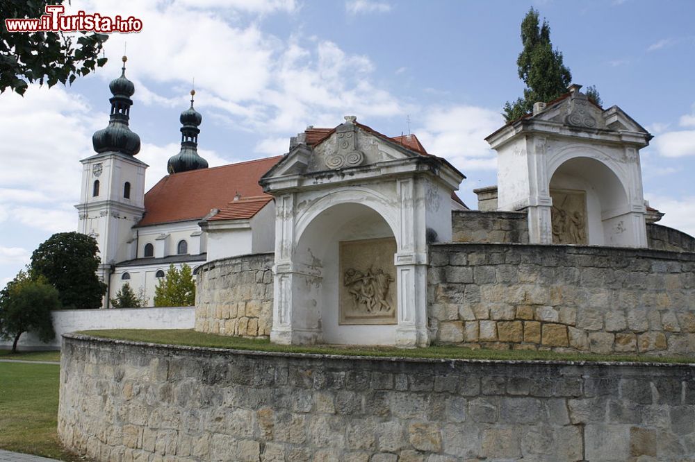 Immagine Il Calvario della Basilica di Frauenkirchen nel Burgenland (Austria) - © Karl Gruber - CC BY-SA 3.0, Wikipedia