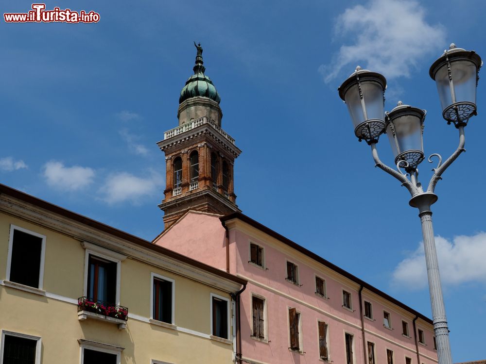 Immagine Il campanile della Cattedrale di Adria, riedificata nel 1686