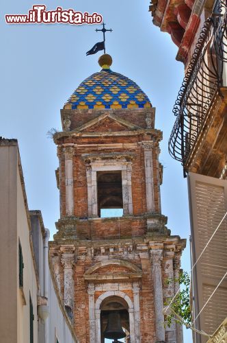 Immagine Il campanile della chiesa di San Benedetto a Conversano, Puglia - © Mi.Ti. / Shutterstock.com