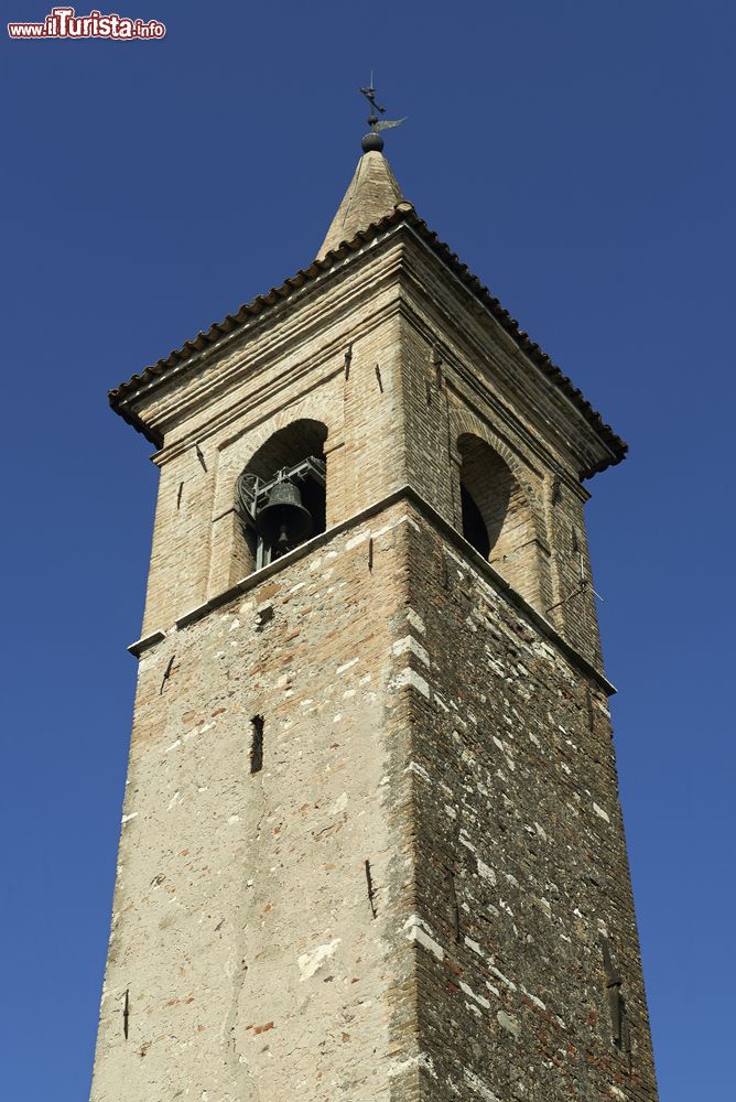 Immagine Il campanile della Chiesa di San Pancrazio a Montichiari, Lombardia.