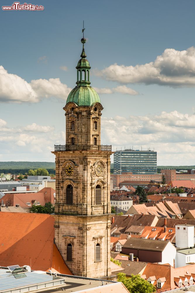 Immagine Il campanile della città di Erlangen, Germania.