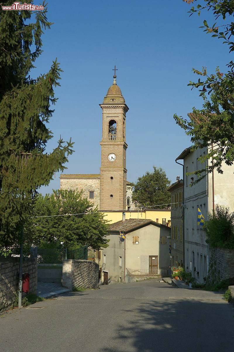 Immagine Il Campanile della Parrocchiale di Schieti, frazione di Urbino - © Limoncellista - GFDL, Wikipedia