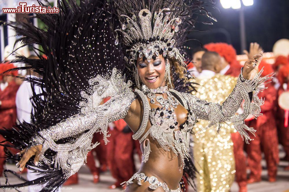 Immagine Il Carmevale Brasiliano al Sambodromo di Rio de Janeiro in Brasile. - © CP DC Press / Shutterstock.com
